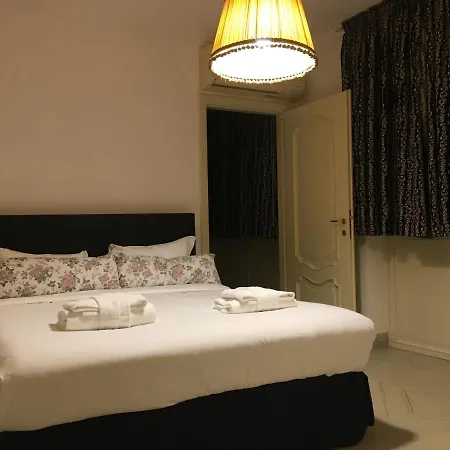 Rome Accomodation Apartman *